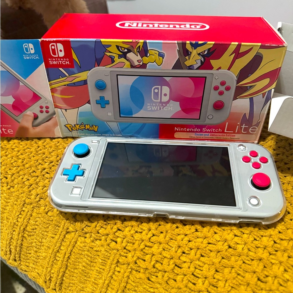 Rare Nintendo Switch Lite Zacian&Zamazenta Edition LIMITED-edition protectedcase